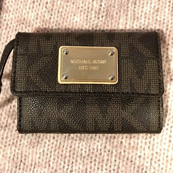 Michael Kors Handbags - Michael Kors Keyring Wallet